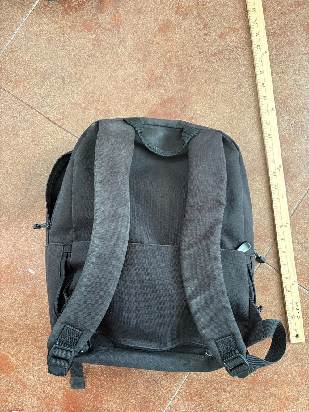 Lo And Sons minimal black